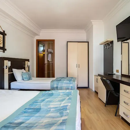 Hotel Oscar Garden *