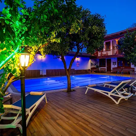Oscar Garden Hotel