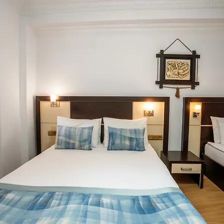 Oscar Garden Hotel *