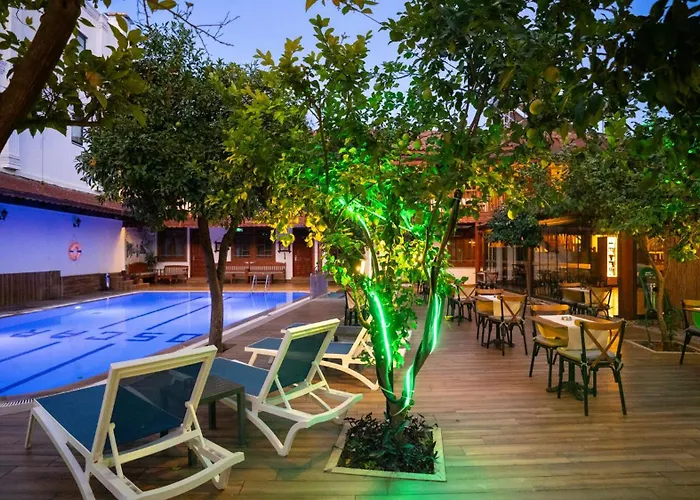 Szálloda Oscar Garden *