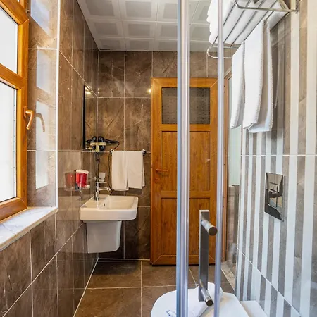 Oscar Garden Hotel *