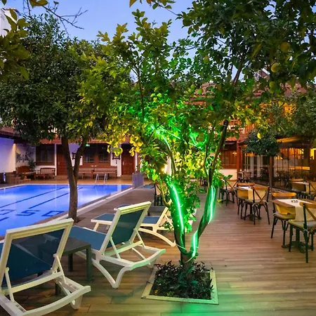 Hotell Oscar Garden *